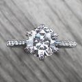 New Arrival Wholesale Directly 18K White Solid Gold Moissanite 7.5mm 1.5ct D Color High Quality Halo Engagement Ring