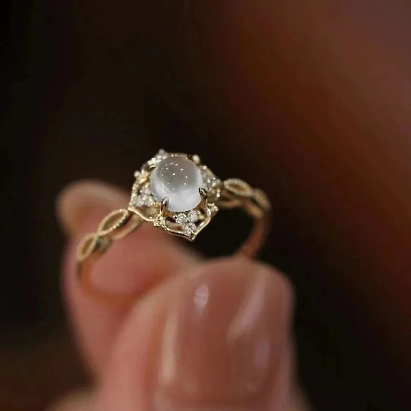 Q931 Flower Moonstone Ring Women's Natural Gemstone Engagement Ring Prong Setting Round Stone Fashion Jewelry