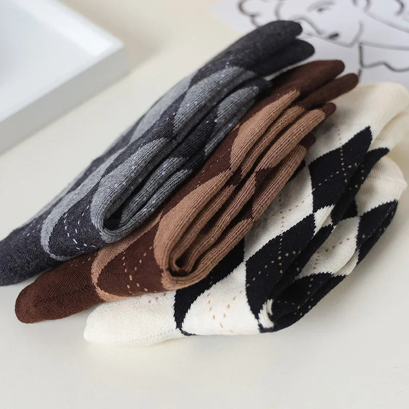 21 Autumn And Winter Models Diamond Grid Socks Girls Fashion Retro Classic Tube Socks Tide Pile Socks