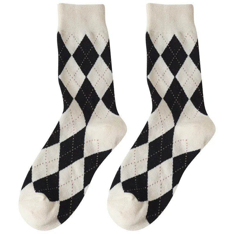 21 Autumn And Winter Models Diamond Grid Socks Girls Fashion Retro Classic Tube Socks Tide Pile Socks