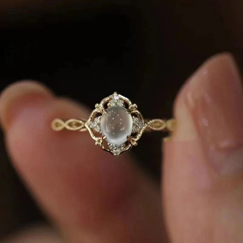 Q931 Flower Moonstone Ring Women's Natural Gemstone Engagement Ring Prong Setting Round Stone Fashion Jewelry