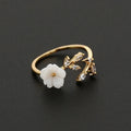 Women's Romantic Flower Engagement Finger Rings Shiny Crystal Lovely Small Shell Leaf Rose Gold Opening Wedding Ring Band Gifts