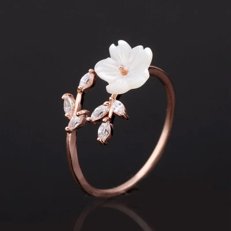 Women's Romantic Flower Engagement Finger Rings Shiny Crystal Lovely Small Shell Leaf Rose Gold Opening Wedding Ring Band Gifts